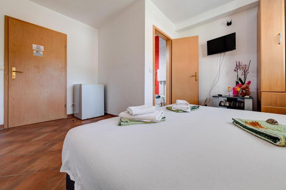 Sunny Grapes Apartments Budva Room photo